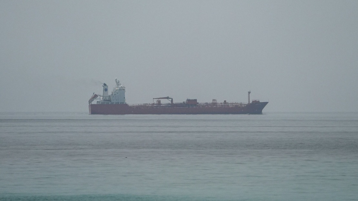 Oman Pledges Free Passage Through Strait of Hormuz Under New Iran-US Understanding