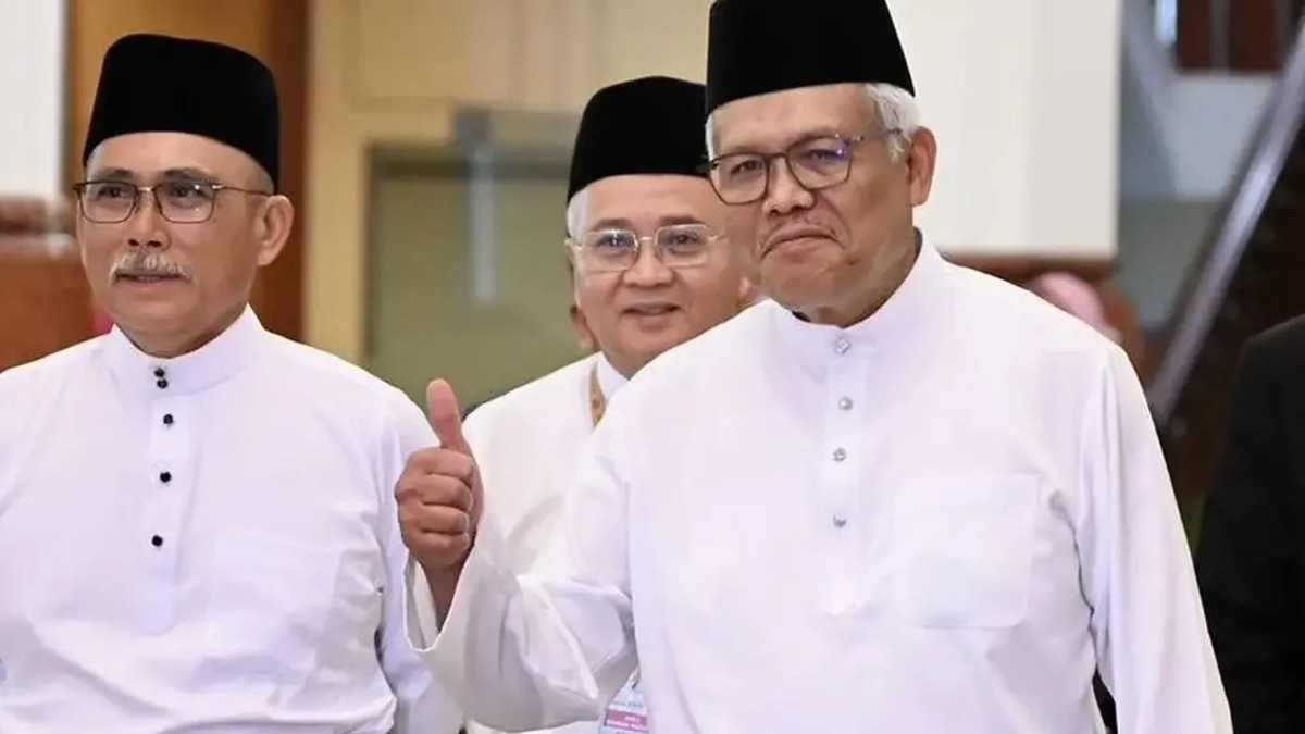 Hamzah Appointed Opposition Leader With Backing of PAS and Bersatu Majority