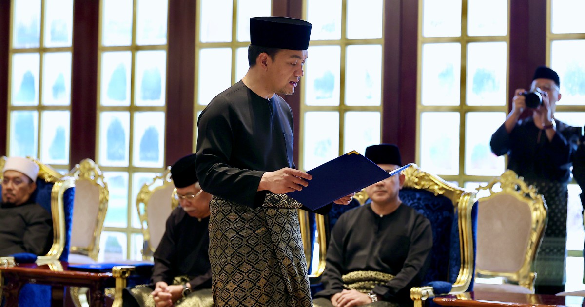 Zahid Extends Congratulations to Onn Hafiz for Johor Chief Minister Role