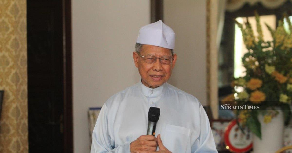 Veteran politician Mustapa Mohamed rules out general election bid, citing health concerns