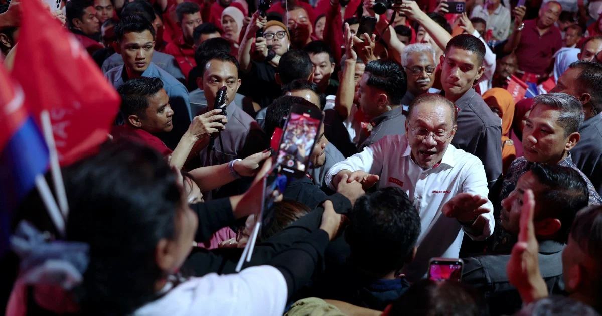 Anwar Ibrahim presents Pakatan Harapan's 56 candidates for Johor state election