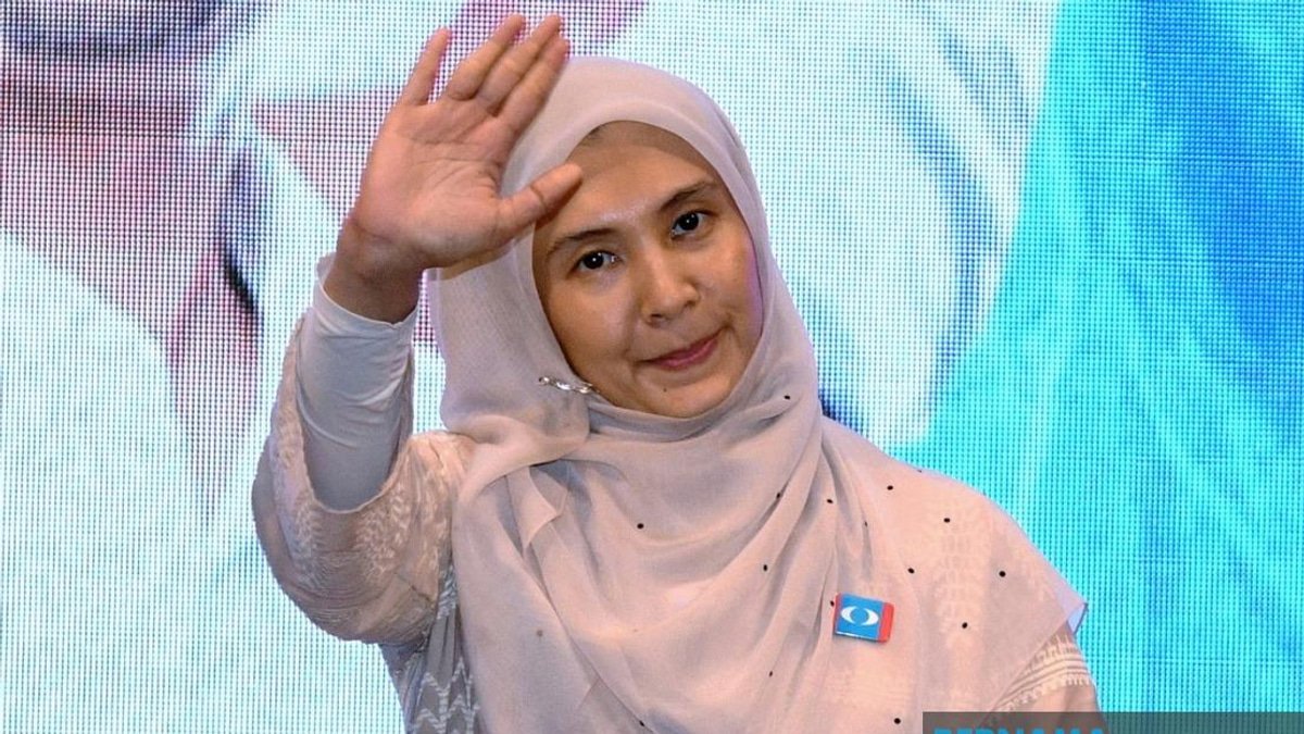 Nurul Izzah Steps Back From PKR Deputy President Role to Pursue Further Studies