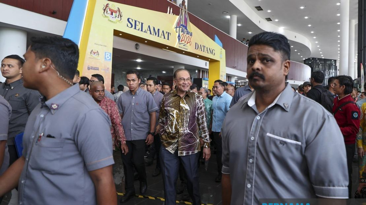 Anwar Ibrahim Opens HAWANA 2026 National Journalists' Day Celebration in Penang