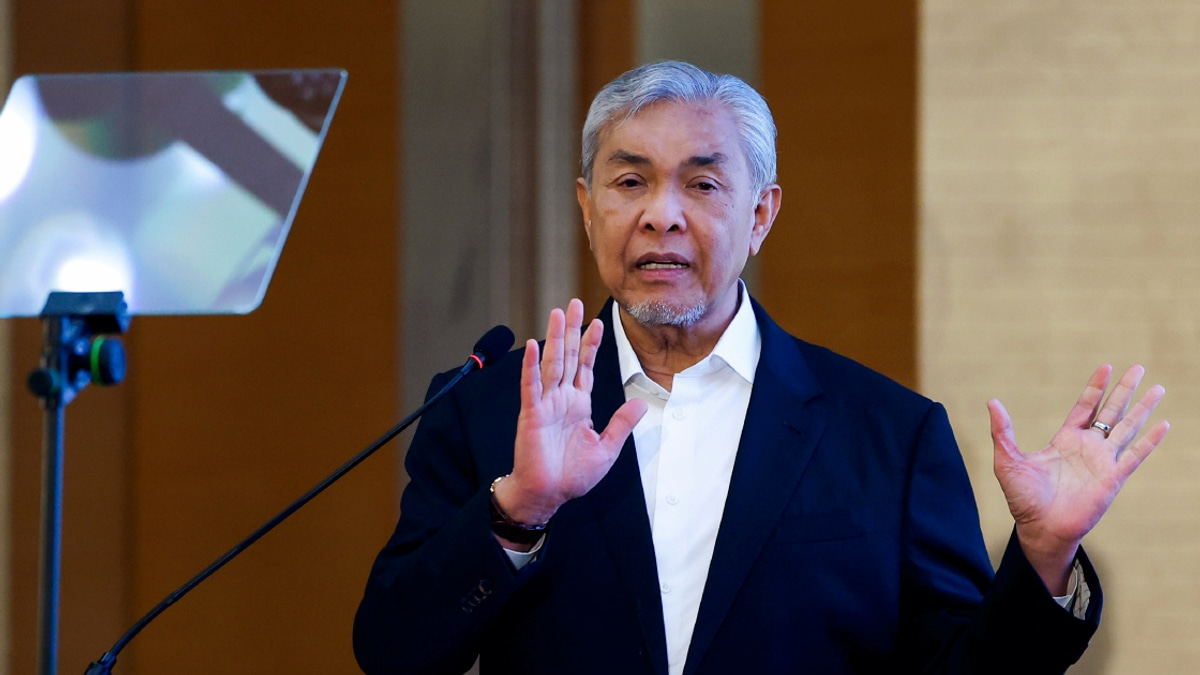Stop raising 3R issues, respect Negri Sembilan Palace's reminder, says Zahid