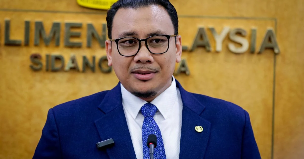PAS Youth Leader Moves to Court Over Facebook Post Insulting His Father
