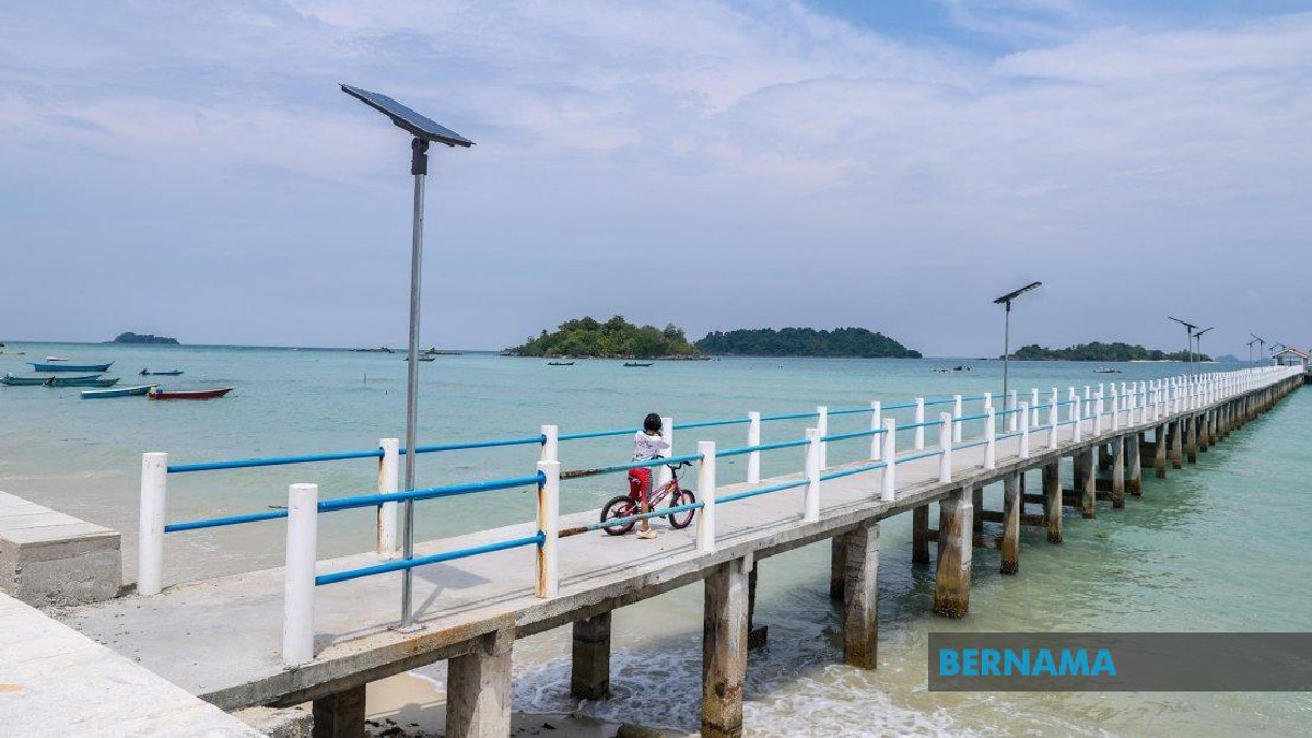 Pulau Tinggi Residents Push For Jetty And Housing Fixes Before Johor Election