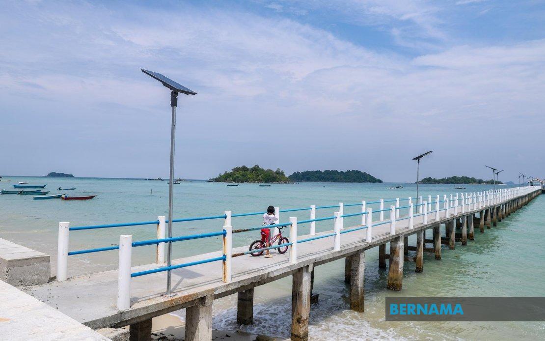 Pulau Tinggi Residents Push For Jetty And Housing Fixes Before Johor Election