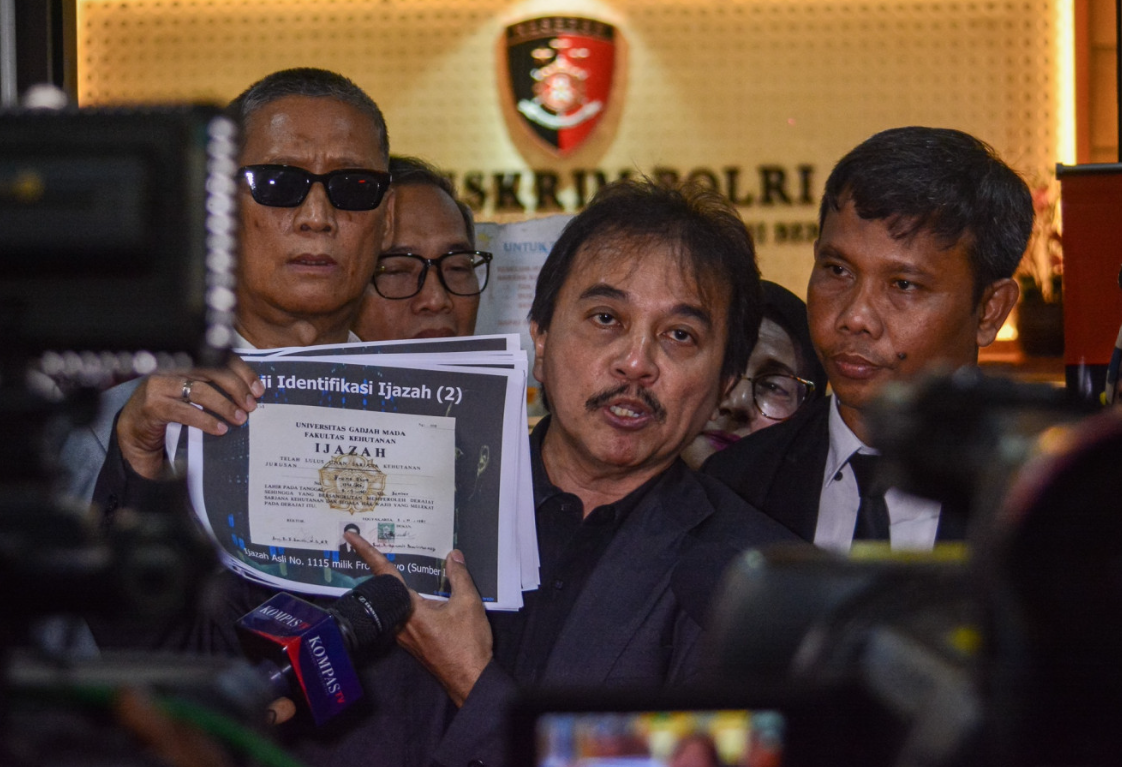Ex-Indonesian Minister Detained Over Jokowi Diploma Defamation Claims