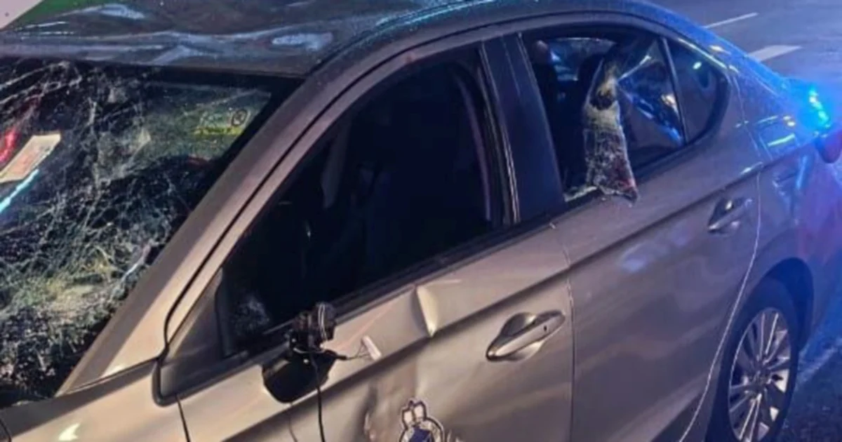 Foreign Homeless Man Held After Vandalising Police Car in Central KL