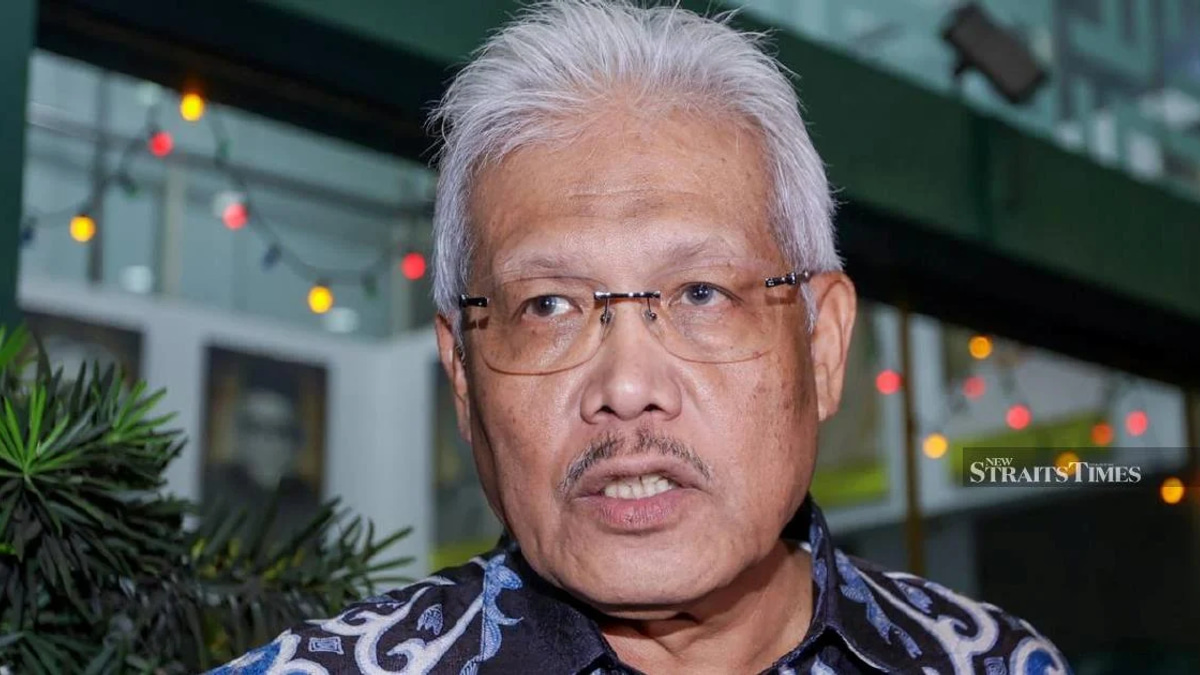 Formal Notice of Hamzah Zainudin's Opposition Leader Role to Precede Next Parliament Session