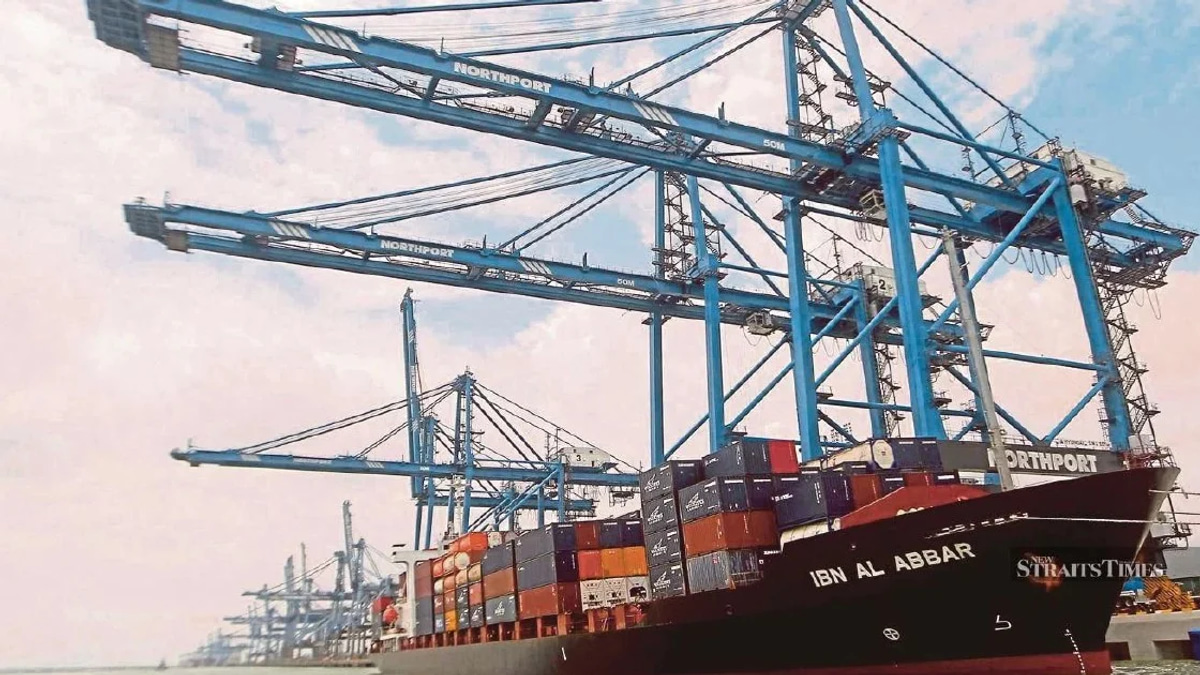 Port Klang 3 construction timeline hinges on land settlement with Selangor, Loke says
