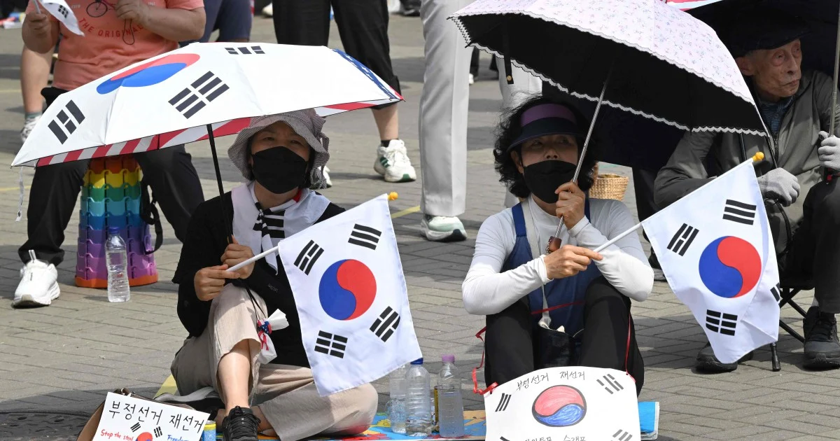 South Korea's Parliament Opens Investigation Into Election Commission Over June Ballot Shortages