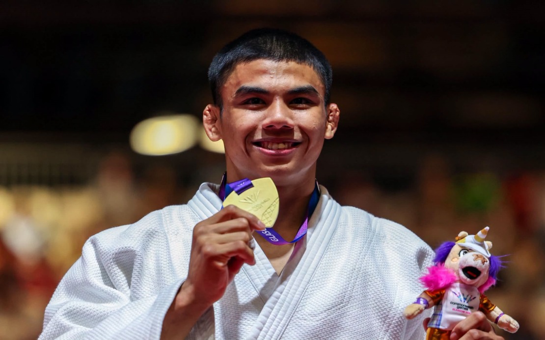 PM Anwar Celebrates Amir Daniel's Historic Commonwealth Judo Gold