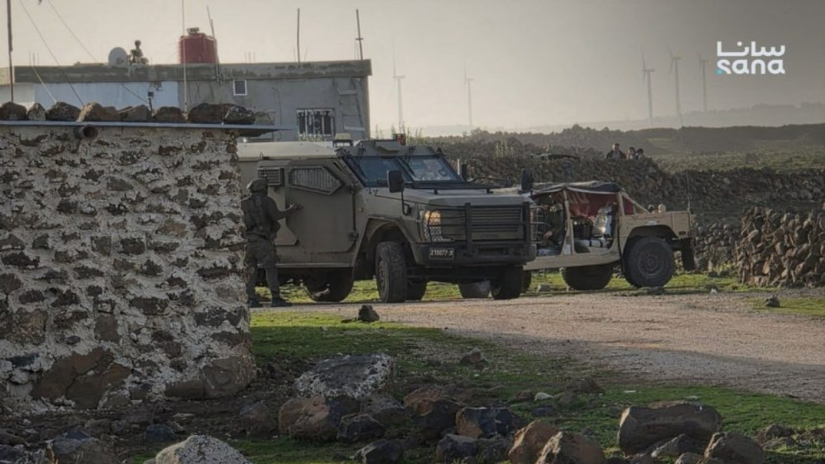 Israeli Military Vehicles Cross Into Syria's Quneitra Province