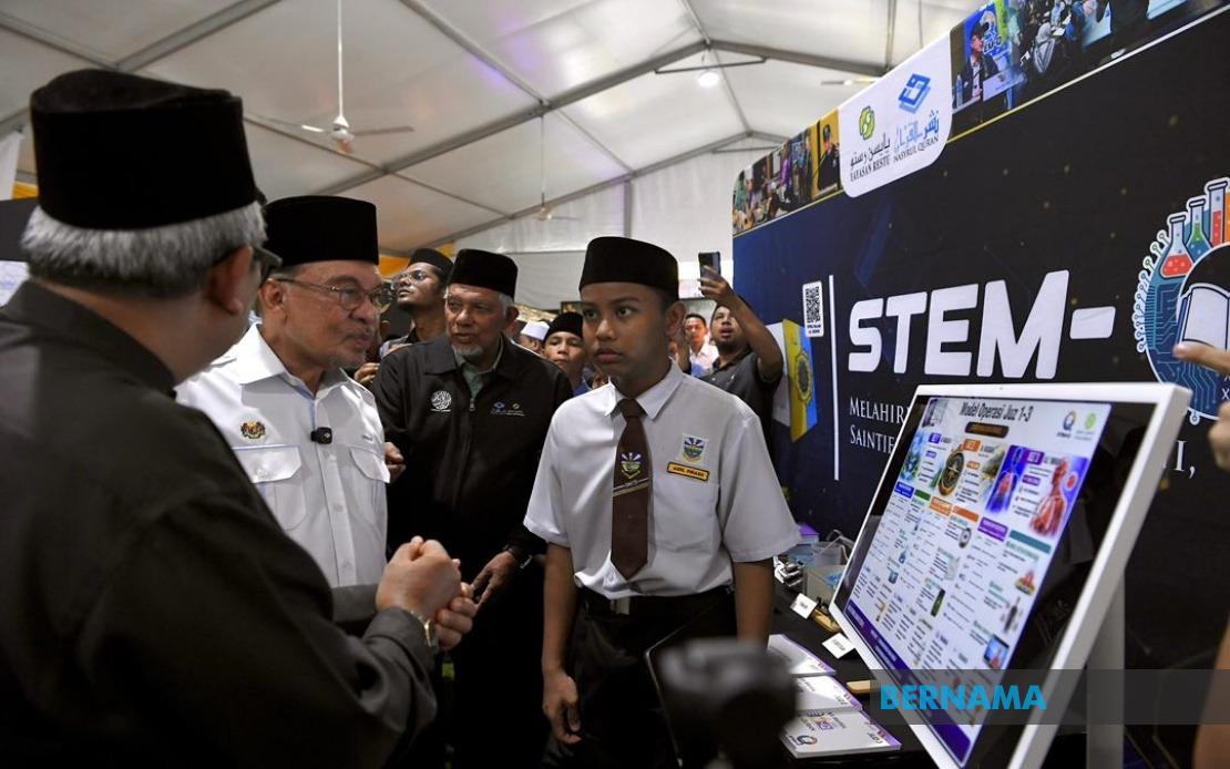 Anwar Announces RM4.6 Million Boost for Islamic Schools Across Penang