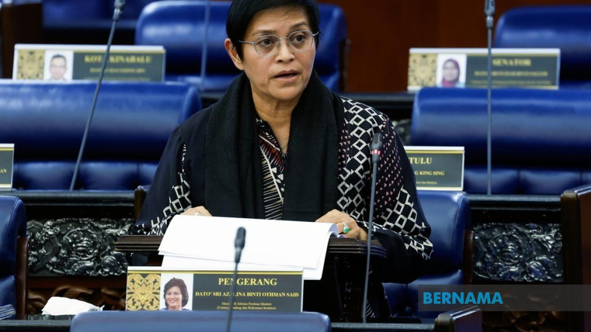 Government Open To Royal Commission Inquiry Into 'Corporate Mafia' Claims, Says Azalina