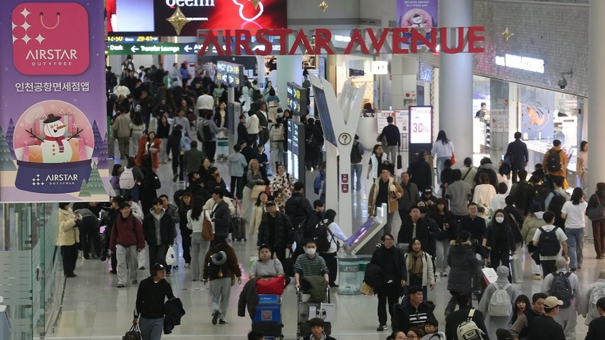 South Korea Crosses 10 Million Foreign Visitor Mark, Poised for Record Year