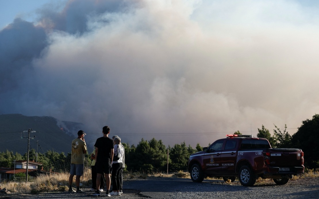 Greece Mobilises Thousands as Wildfires Threaten Athens Suburbs and Islands