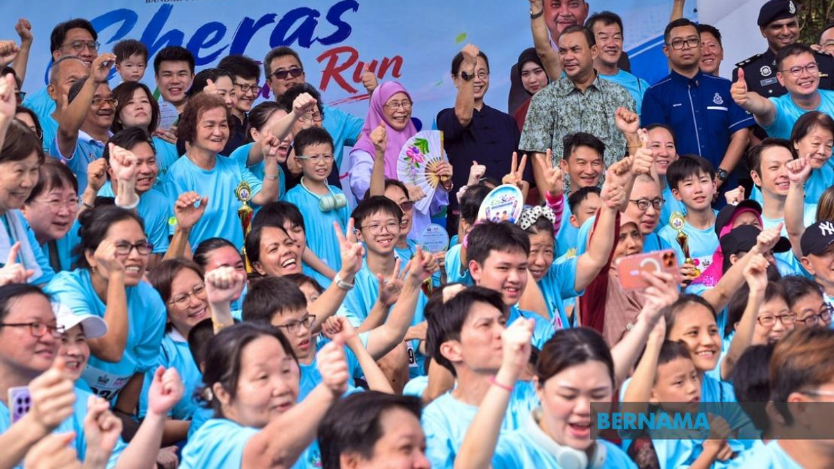 Malaysia Must Prioritise Health as Population Ages, Says Wan Azizah