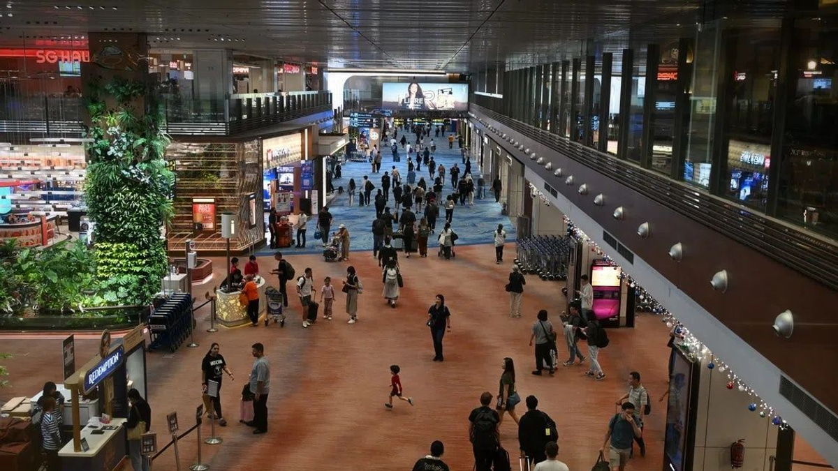 Two foreign nationals arrested for perfume thefts at Changi Airport