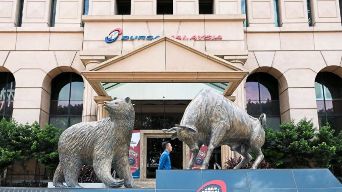 Bursa Malaysia Reprimands Meridian Over Delayed Financial Reports, Fines Executive Director