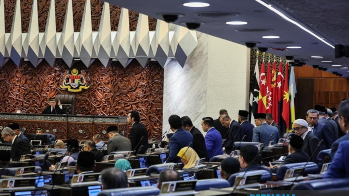 Parliament's Walkout Dilemma: Can Opposition Fight for Tabung Haji Depositors by Leaving the Chamber?