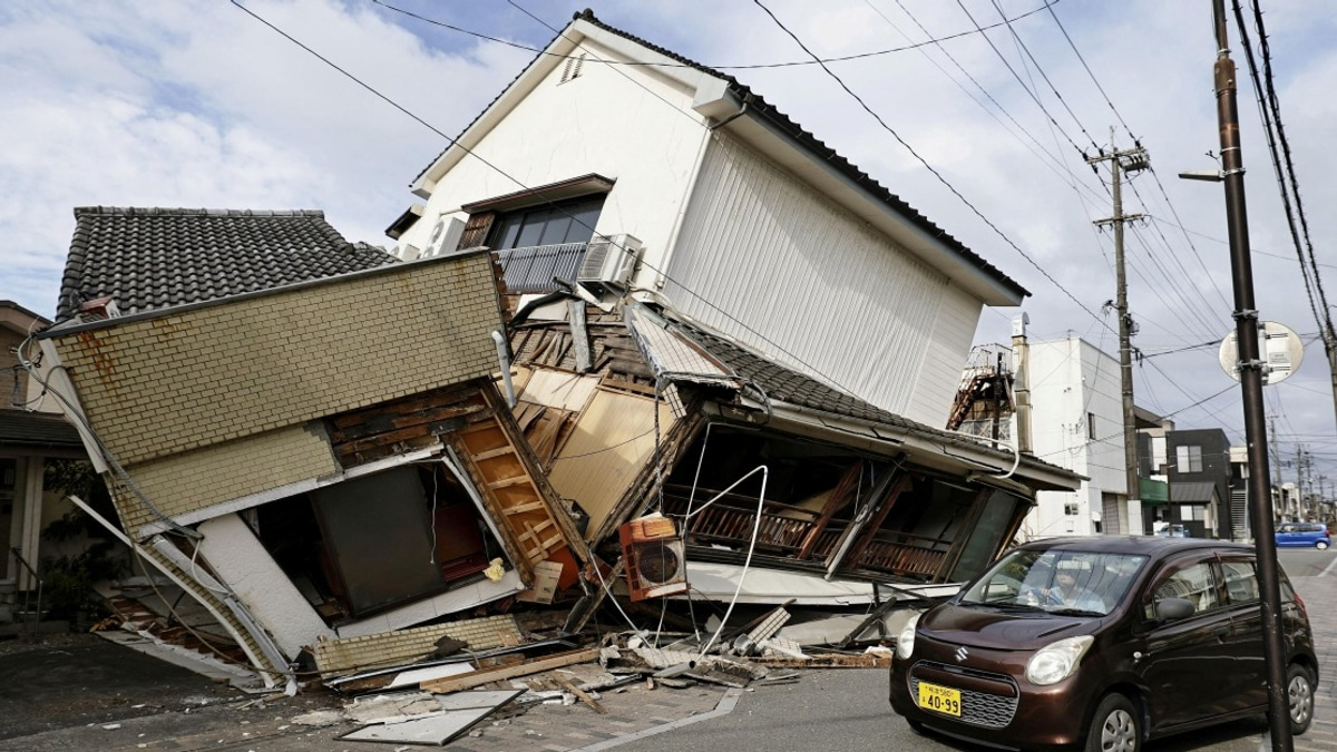 Southwestern Japan Earthquake Kills 13 as Rescue Operations Continue