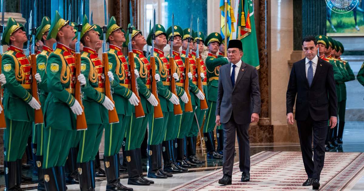 Anwar Received with Full Ceremonial Honours during Historic Turkmenistan Visit