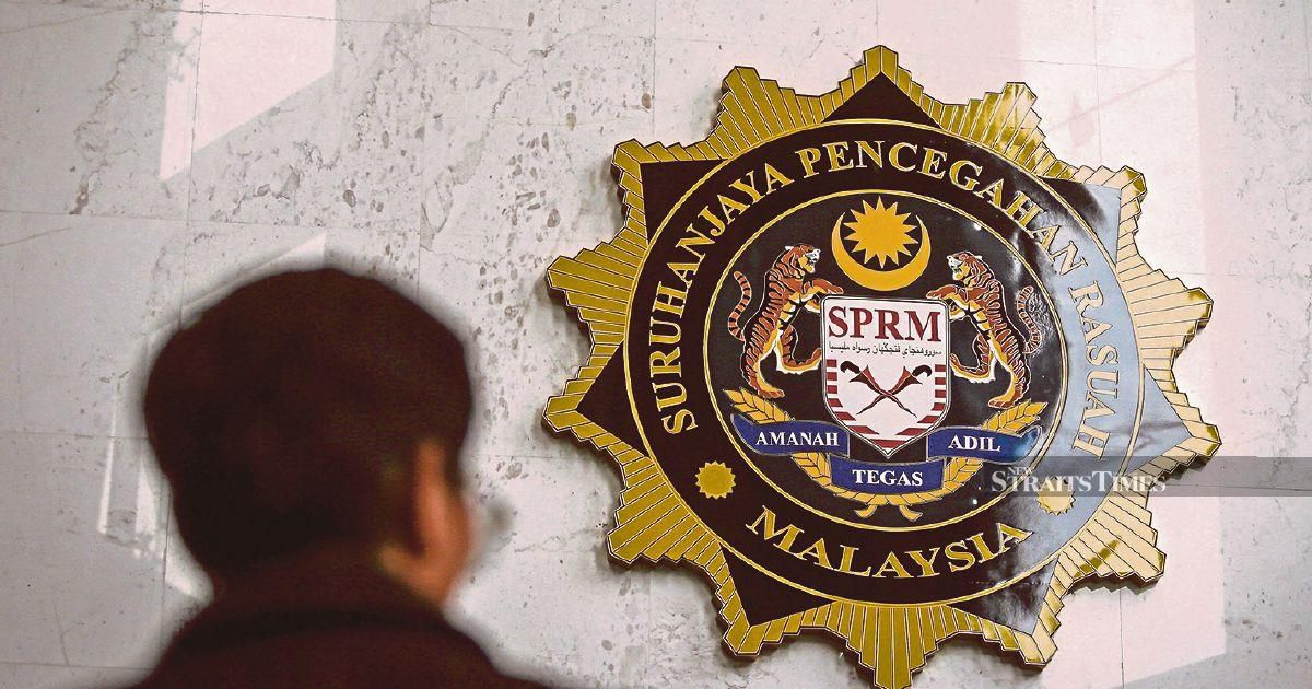 Ex-minister to face corruption charges in KL court