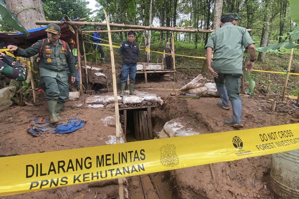 Indonesia Charges 24 Foreign Nationals in Maluku Illegal Gold Mining Bust