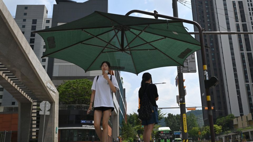 South Korea's Heat Crisis Exposes Workplace Safety Divide as Record Temperatures Push Companies to Act