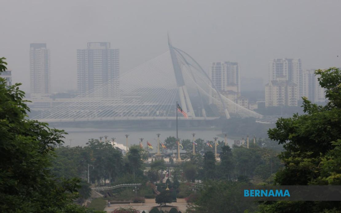 JAKIM Organises Special Prayers at Three Major Mosques as Haze Engulfs Nation