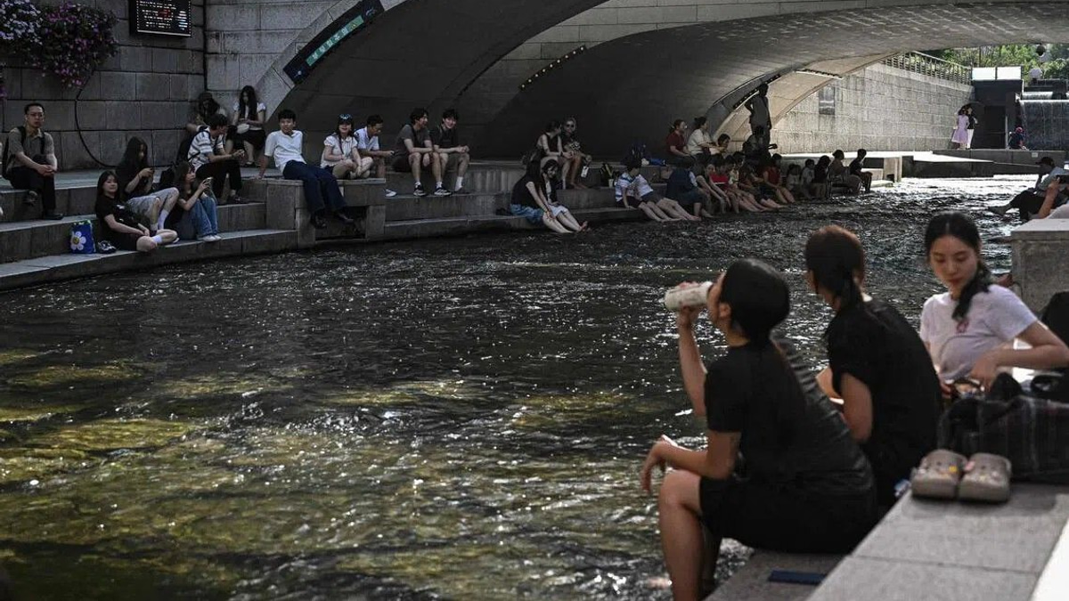 South Korea swelters as temperature hits record 42.5°C amid intensifying heatwave crisis