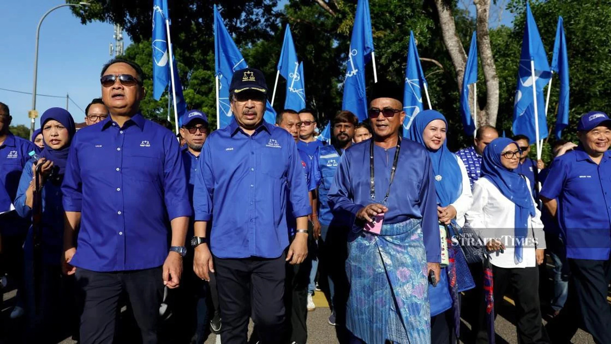 Umno Vice-President Johari Ghani Throws Weight Behind BN Campaign in Johor's Tiram Seat
