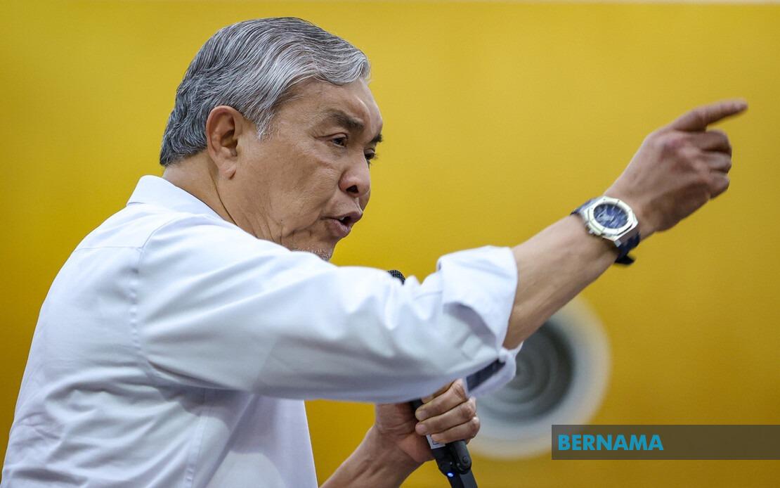 Ahmad Zahid Proposes Leadership and Political Education Courses for Campus Student Leaders