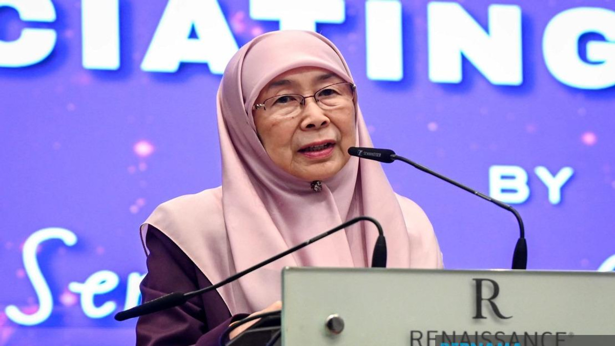 Maternal Healthcare Must Balance Innovation with Human Compassion, Says Wan Azizah