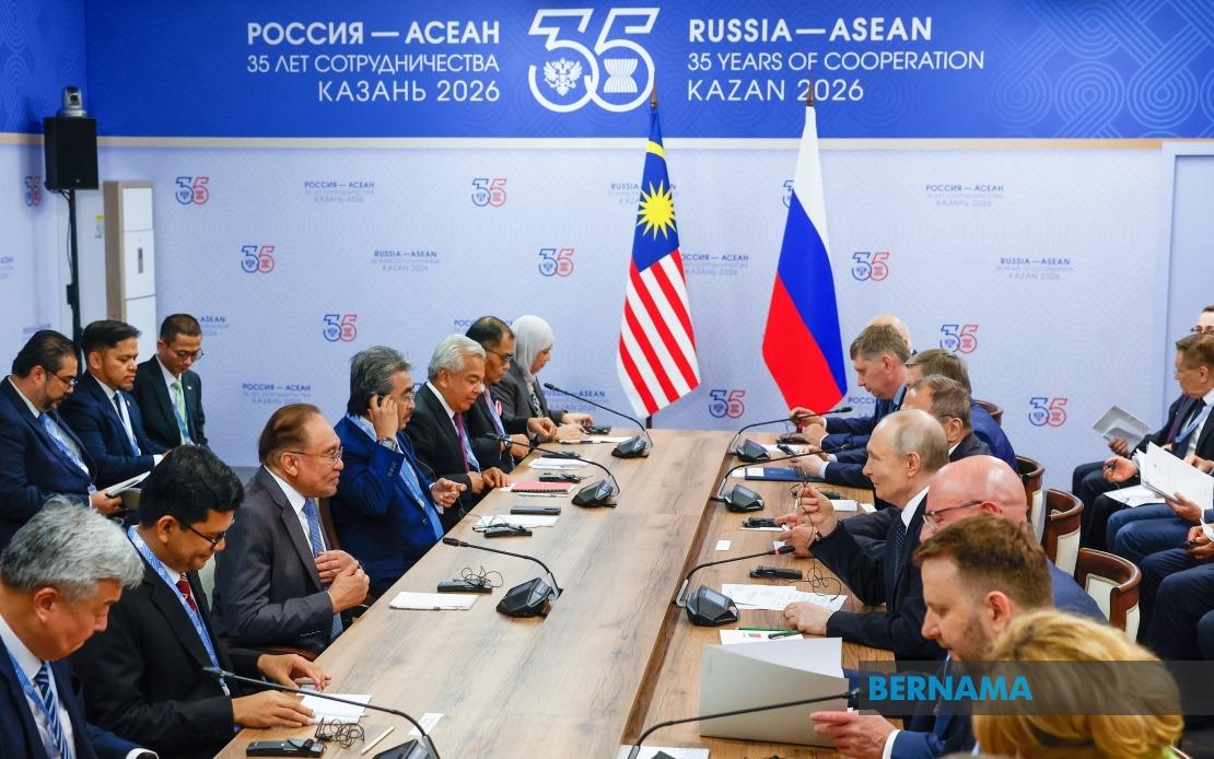 Anwar Backs Putin and Xi's Peace Advocacy in Middle East Conflict