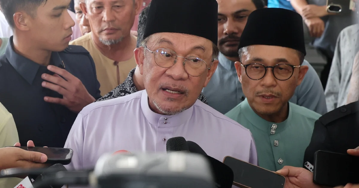 Anwar Orders Local Councils to Strip Away Red Tape and Fast-Track Development Approvals