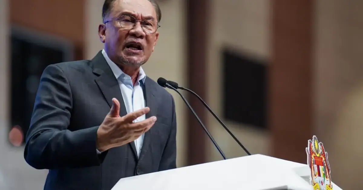 Anwar Orders Investigation Into Fatal Black Maria Crash as PM Demands Accountability