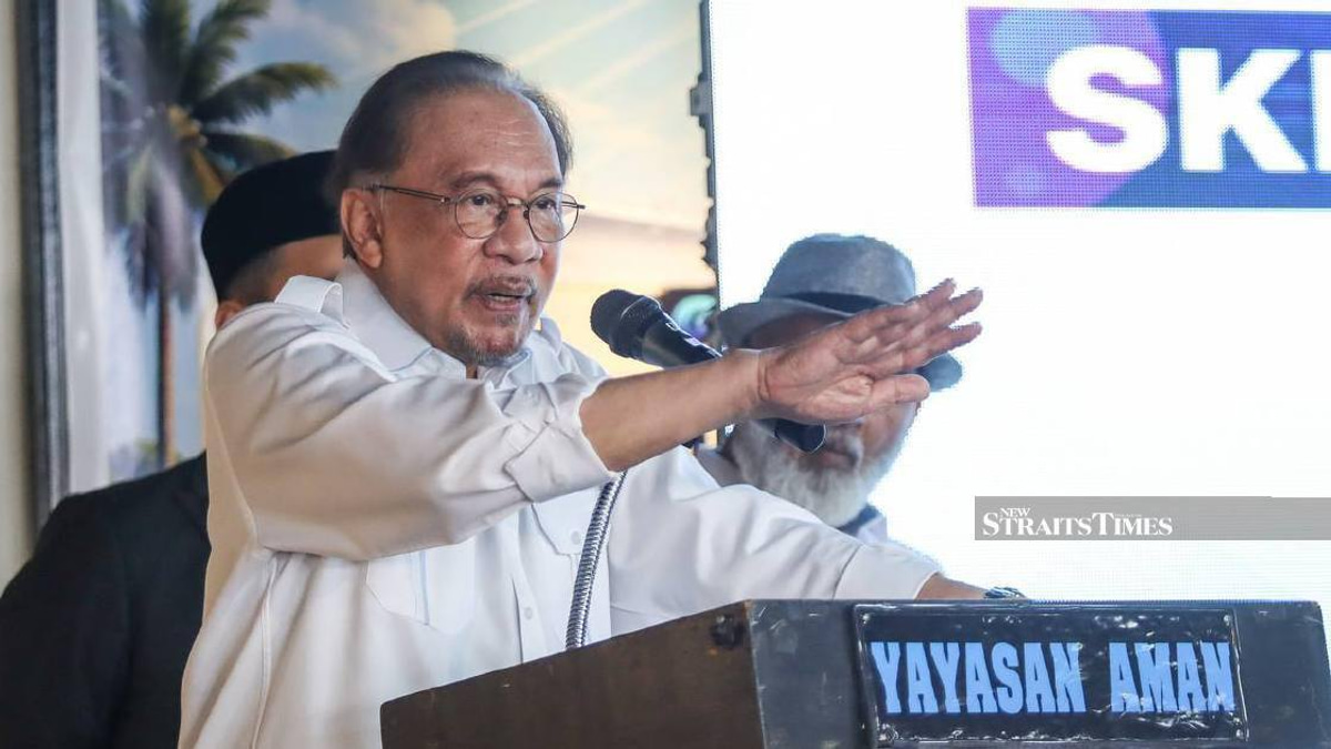 Anwar Defends Government Action on Mismanagement of Public Funds