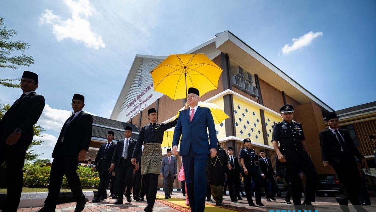 Sultan Nazrin Opens Manjung's RM12.7 Million Merdeka Hall, Marking Council's Silver Jubilee