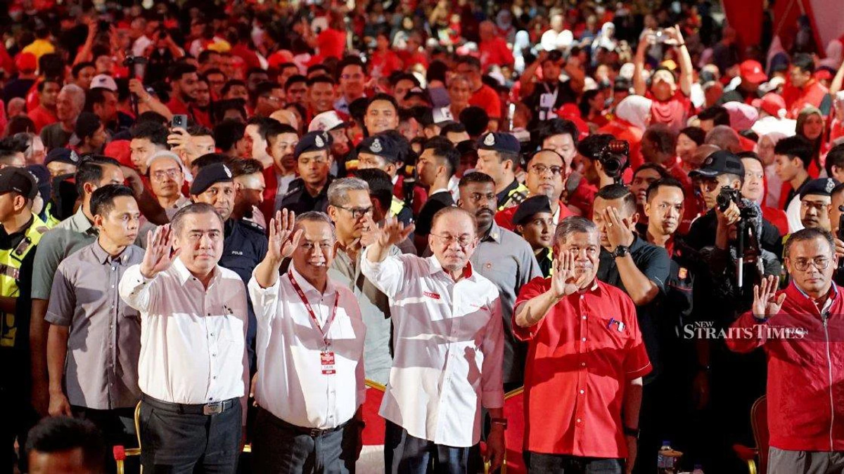 Anwar warns against weaponising royal institution in campaign trail