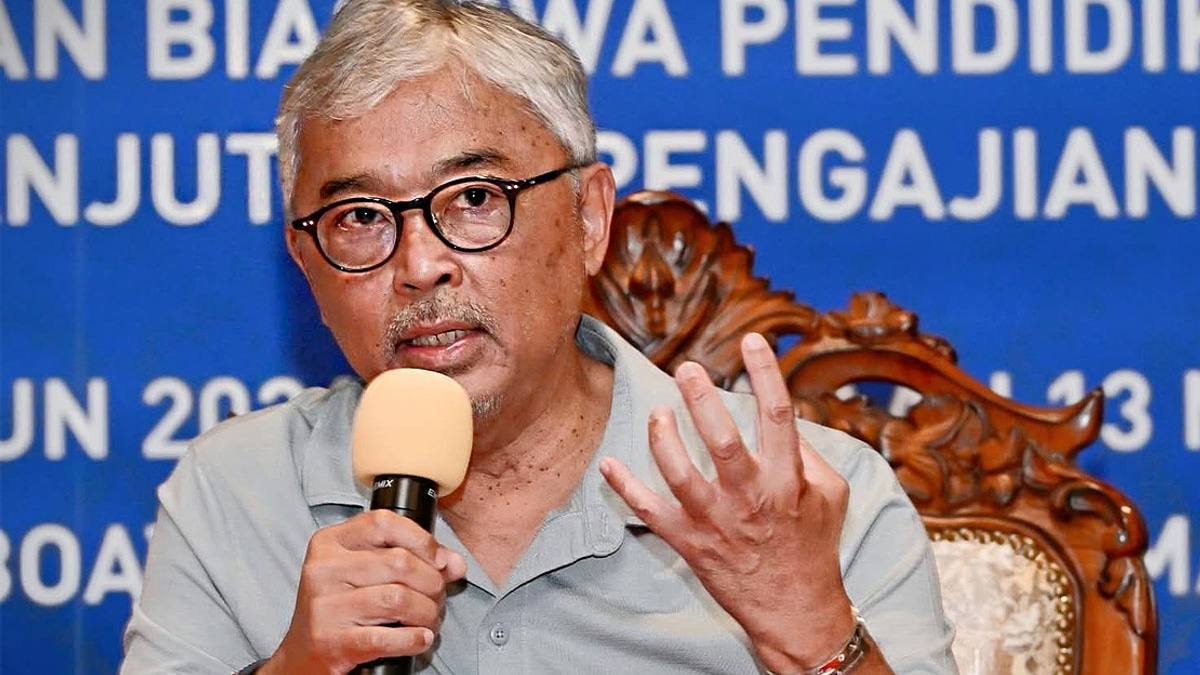 Sultan of Pahang Urges Universities to Support Tioman Island Scholarship Initiatives