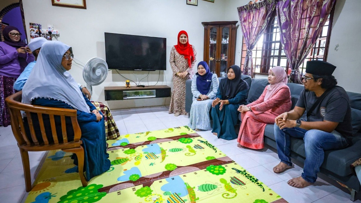 Education Minister Pays Respects to Family of Form Two Student Who Collapsed During Rugby Training