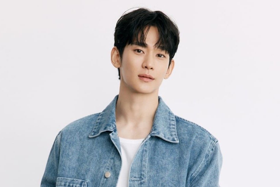 Kim Soo-hyun Steps Back Into Public Life With Bench Campaign After Controversy