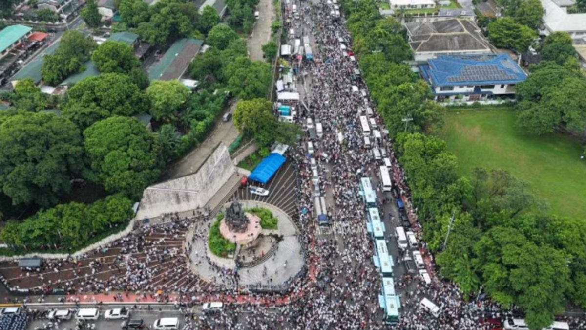 Church mobilises thousands to defend senator facing graft charges ahead of Duterte trial