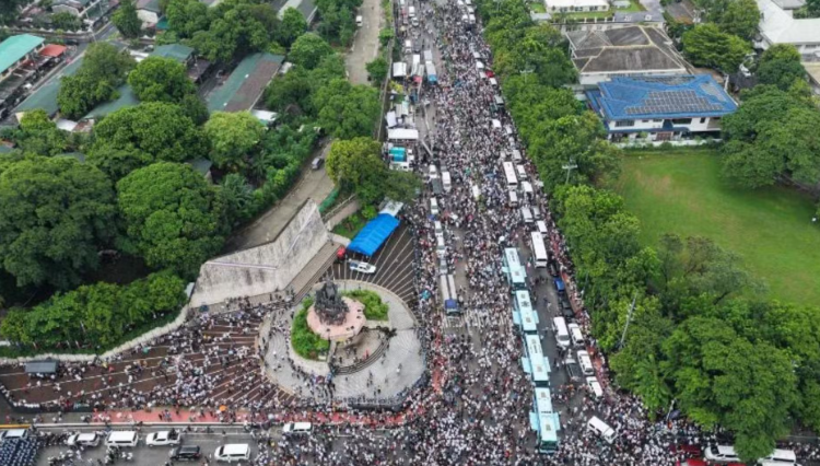 Church mobilises thousands to defend senator facing graft charges ahead of Duterte trial