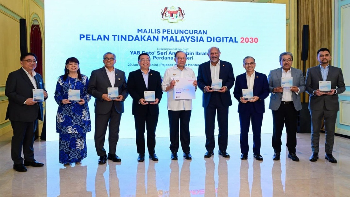 Malaysia's Civil Service Cuts RM1.99 Million in Costs Through Paperless Drive