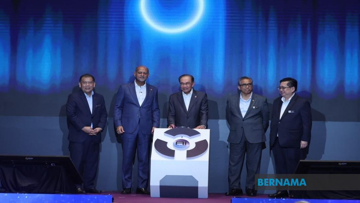 Malaysia Launches AI Upskilling Programme with Free Software Access for Youth