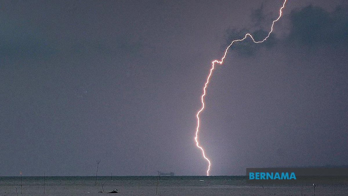 Eight Malaysian States Face Severe Weather Alert Until Evening